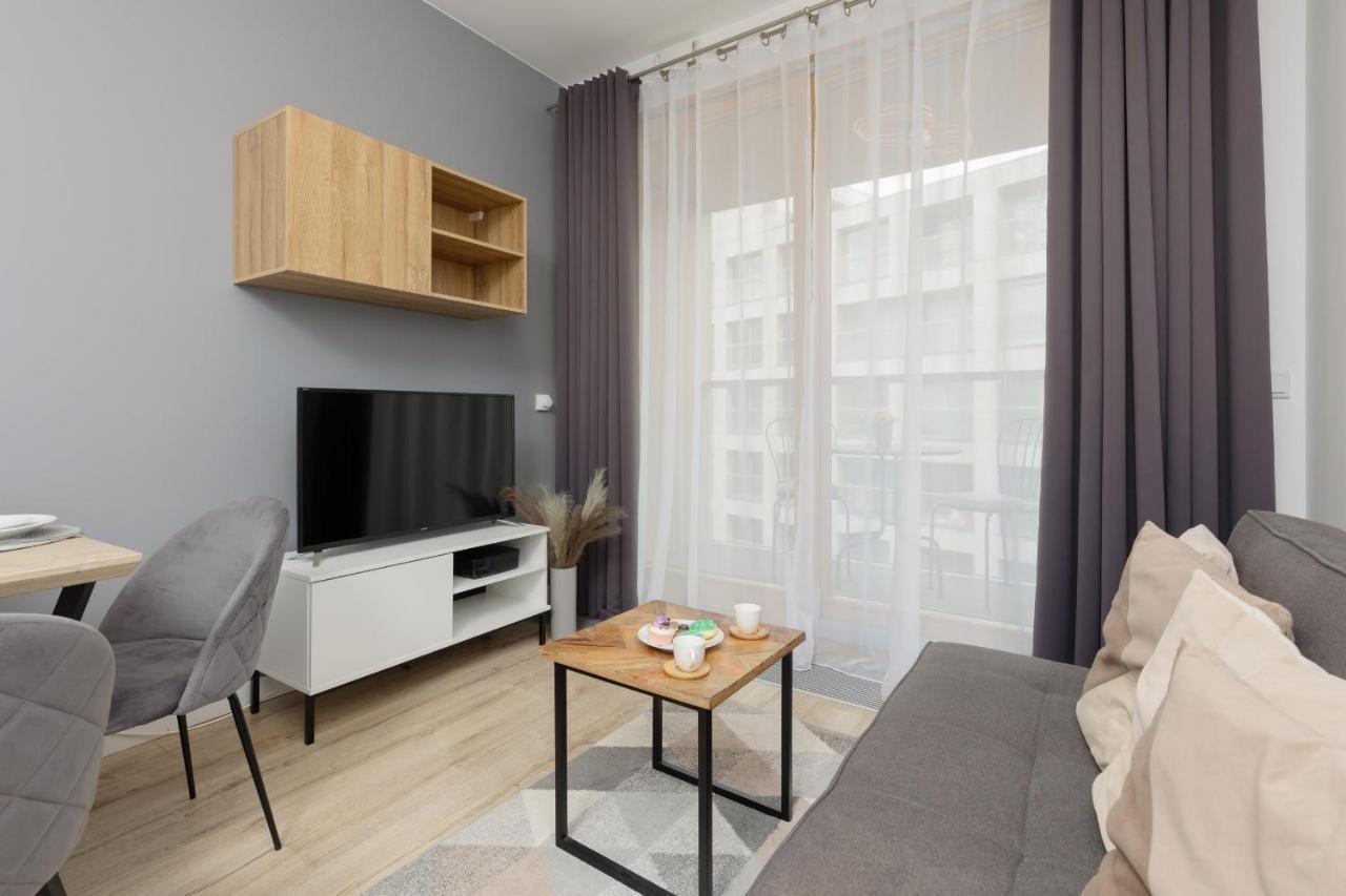 Cozy Apartments With Parking In The 19Th District By Noclegi Renters Warsaw Ngoại thất bức ảnh