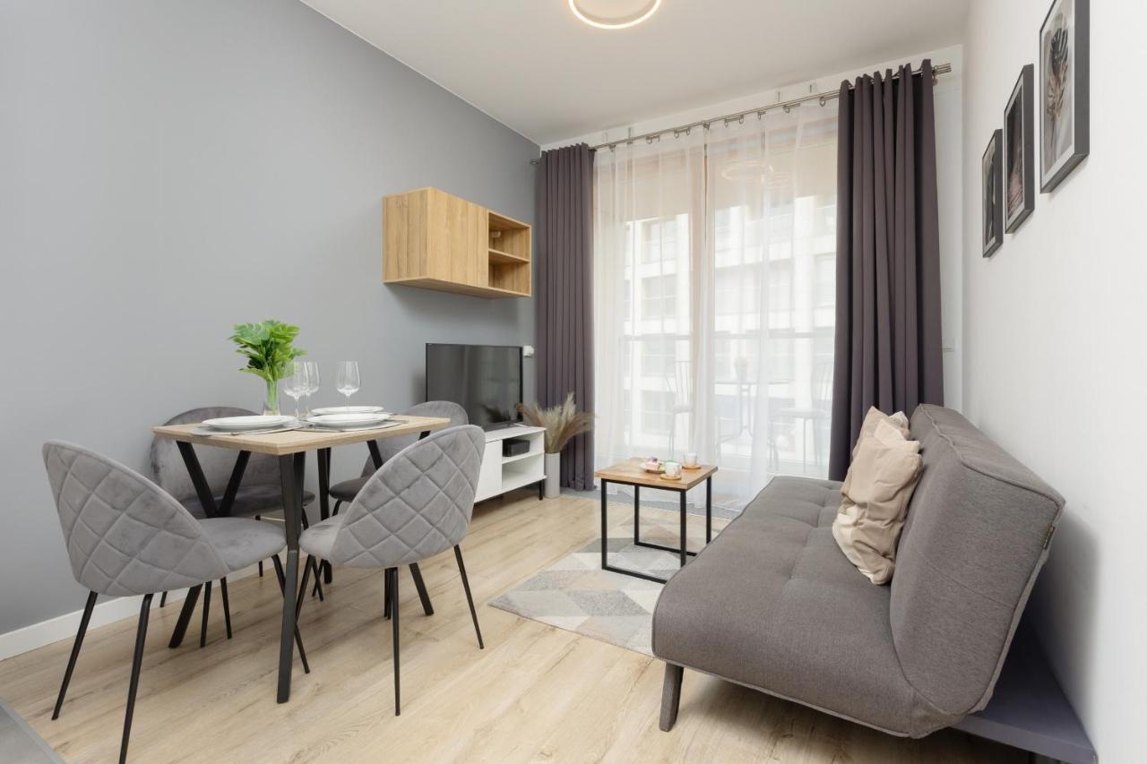 Cozy Apartments With Parking In The 19Th District By Noclegi Renters Warsaw Ngoại thất bức ảnh