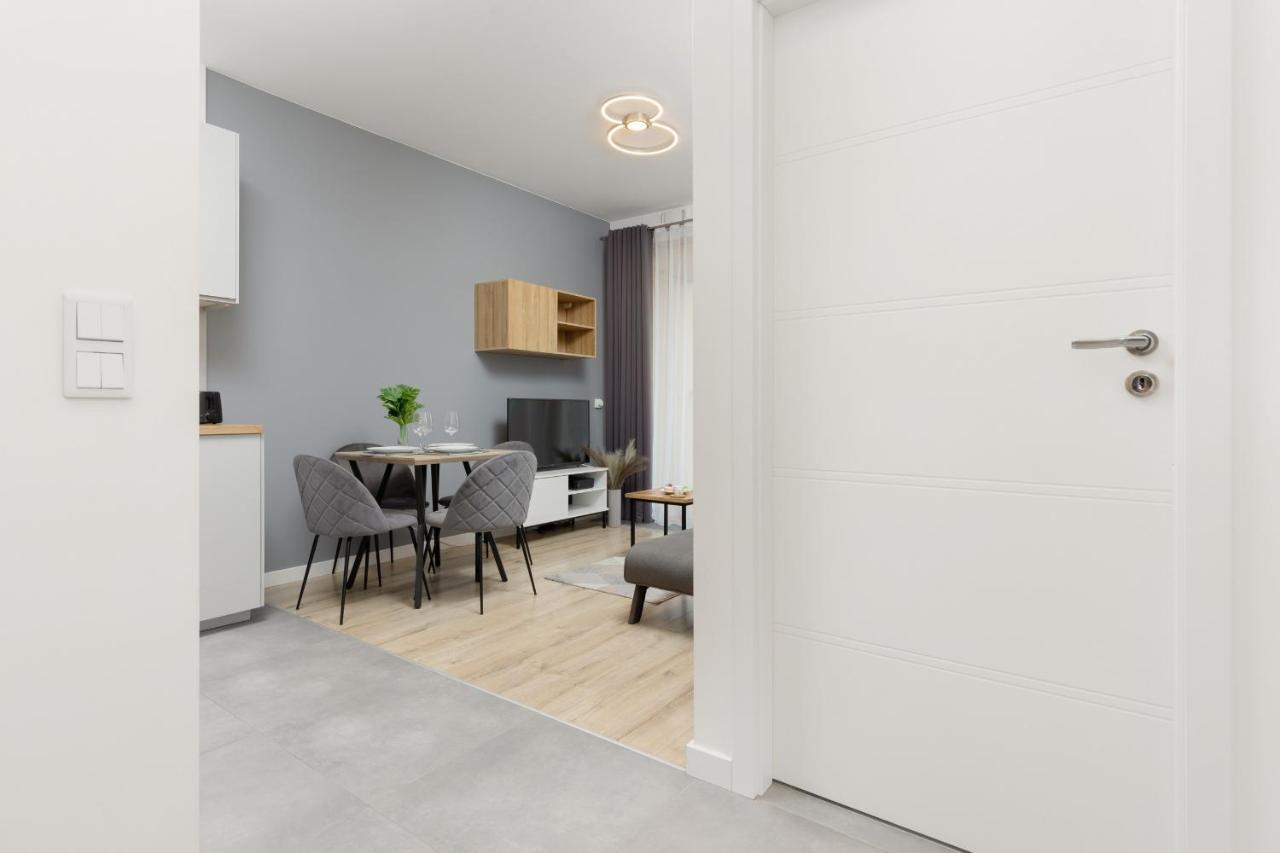 Cozy Apartments With Parking In The 19Th District By Noclegi Renters Warsaw Ngoại thất bức ảnh